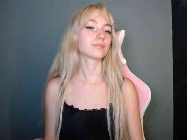 LuciaGlow webcam