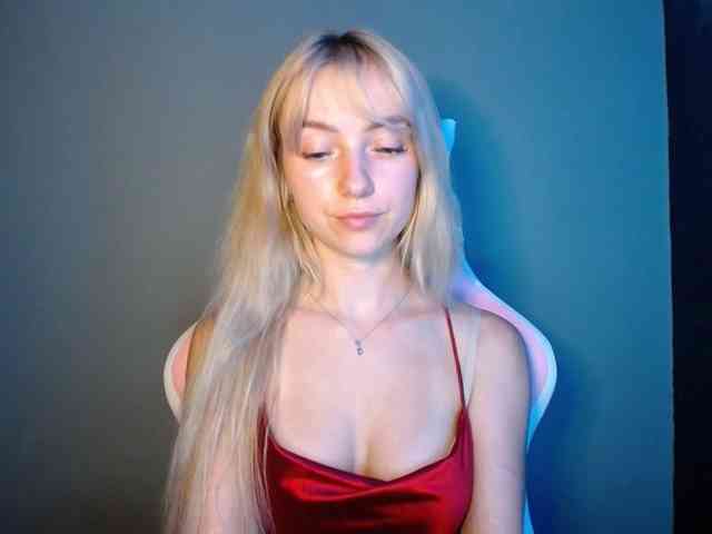 LuciaGlow webcam