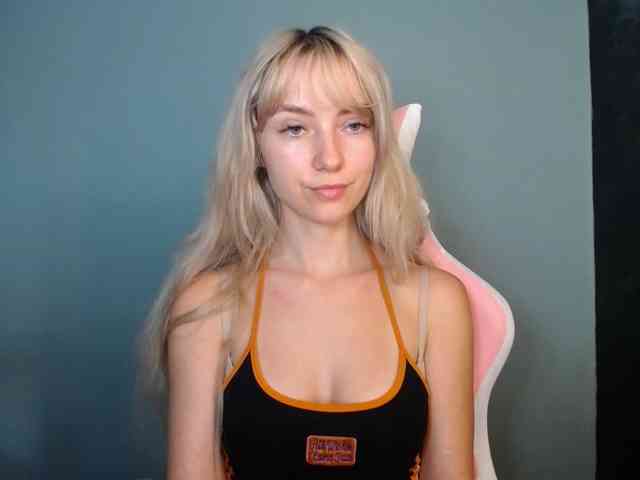 LuciaGlow webcam
