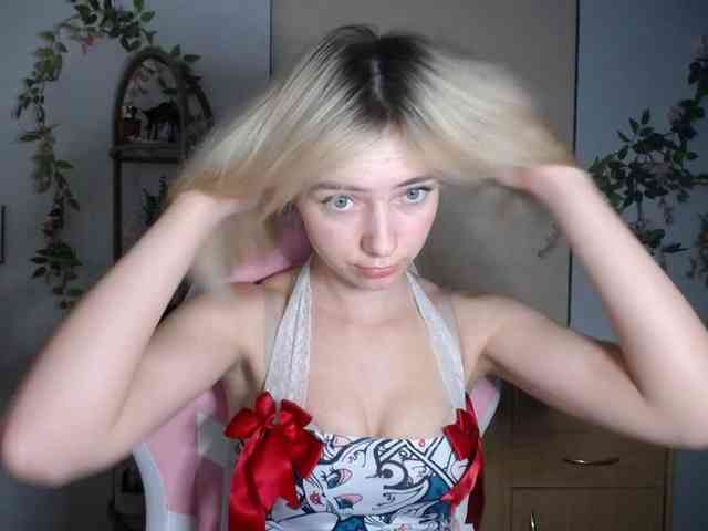 LuciaGlow webcam