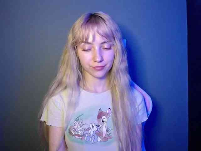 LuciaGlow webcam