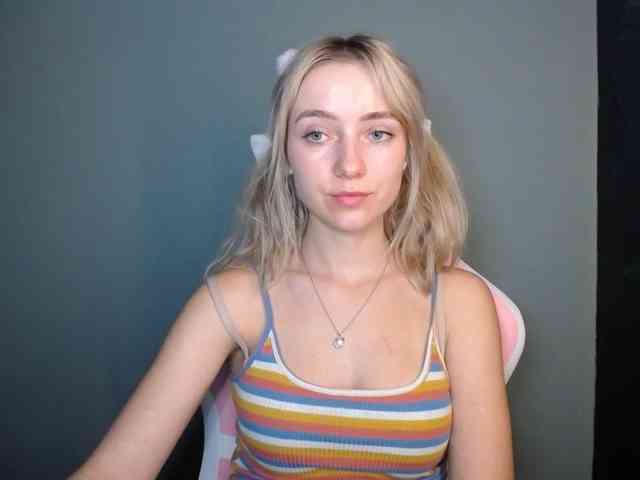 LuciaGlow webcam