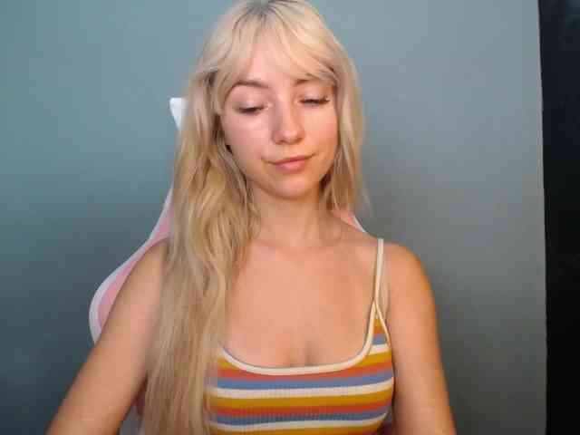 LuciaGlow webcam