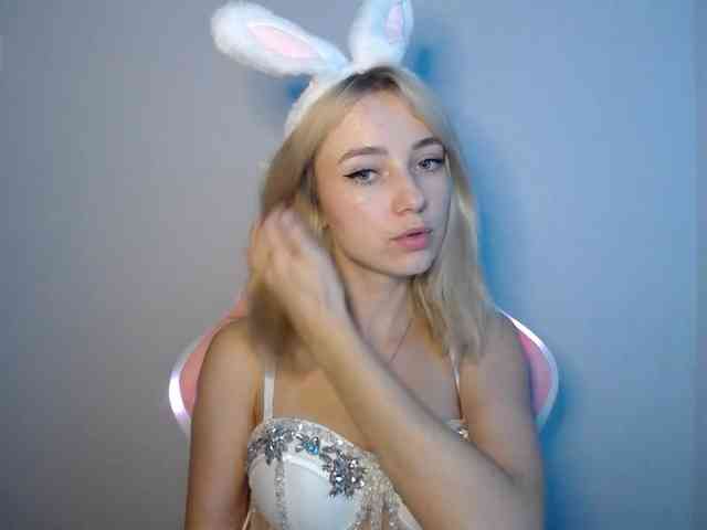 LuciaGlow webcam