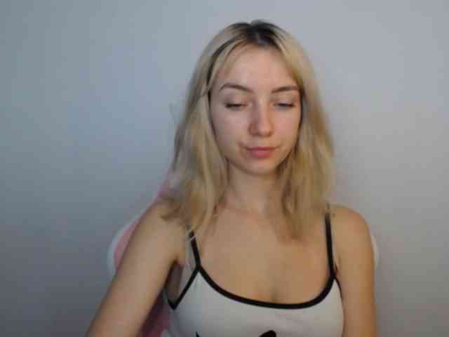 LuciaGlow webcam