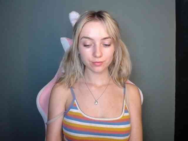 LuciaGlow webcam