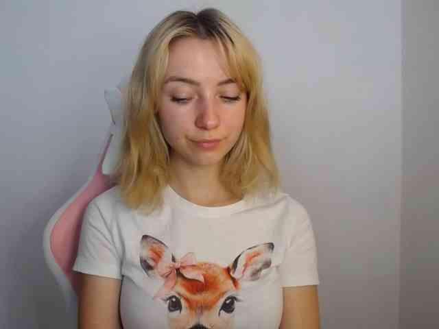 LuciaGlow webcam