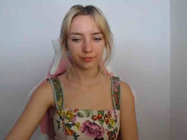 LuciaGlow webcam