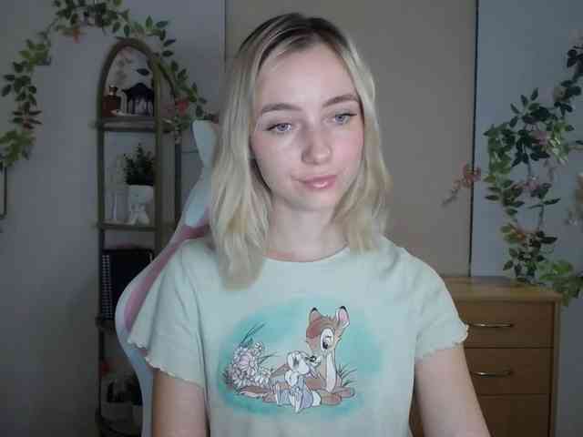 LuciaGlow webcam