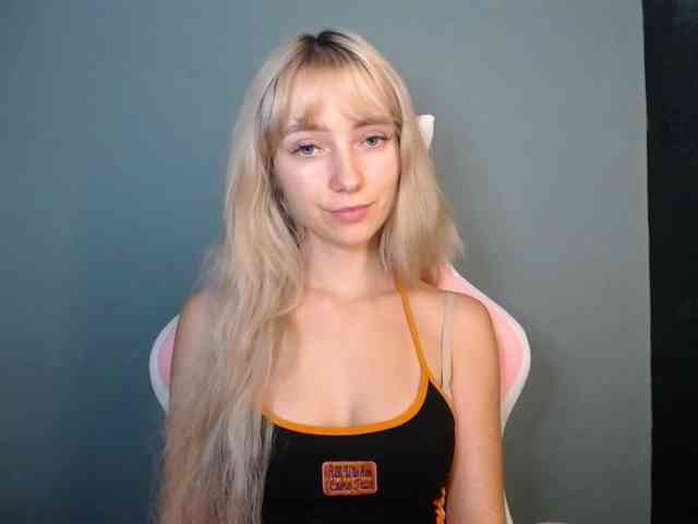 LuciaGlow webcam