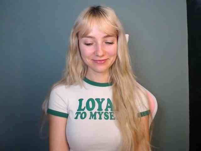 LuciaGlow webcam
