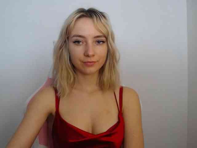 LuciaGlow webcam
