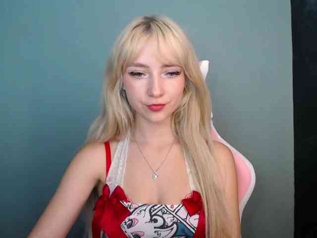 LuciaGlow webcam
