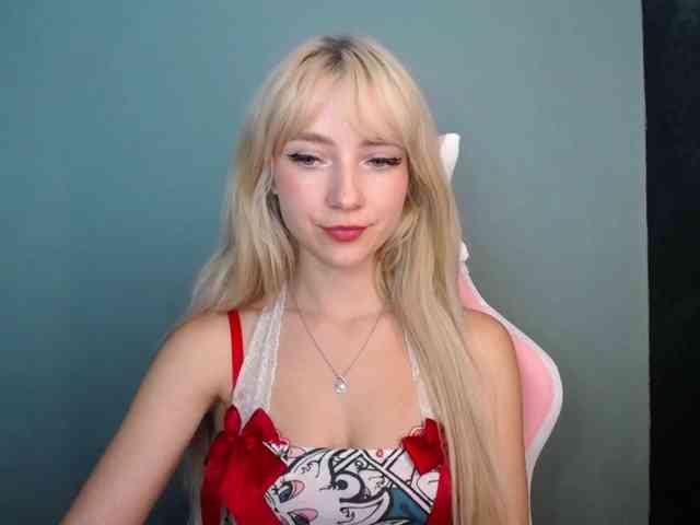 LuciaGlow webcam