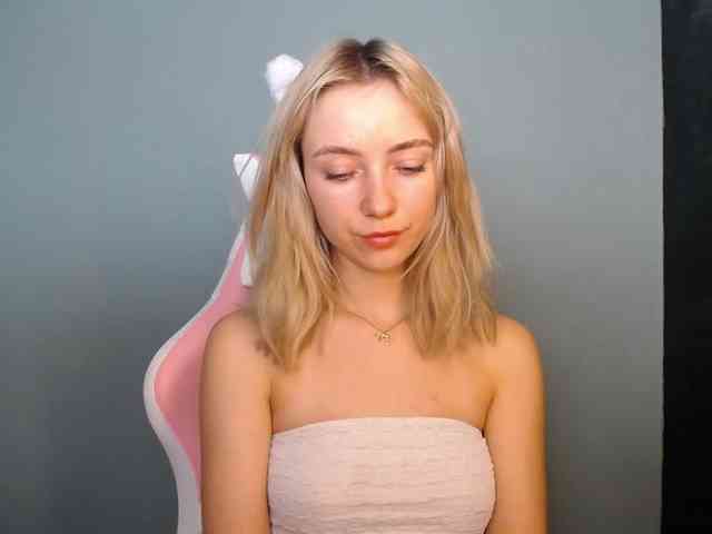 LuciaGlow webcam