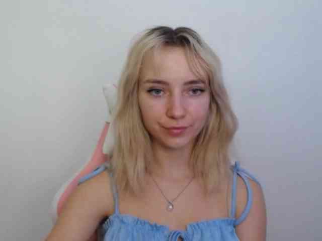 LuciaGlow webcam