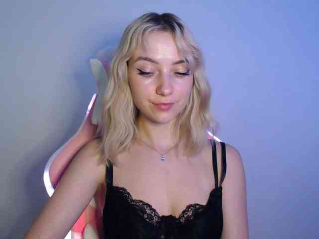 LuciaGlow webcam