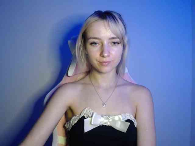 LuciaGlow webcam