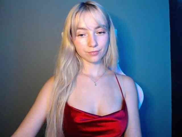 LuciaGlow webcam