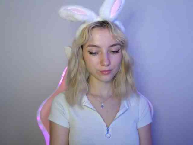LuciaGlow webcam