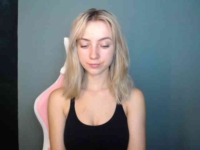 LuciaGlow webcam