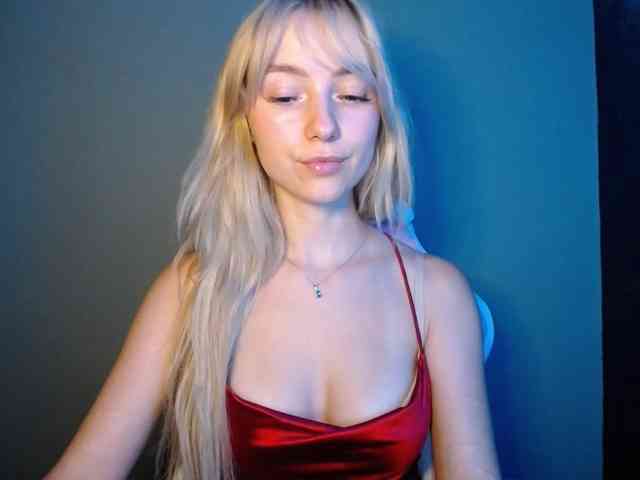 LuciaGlow webcam