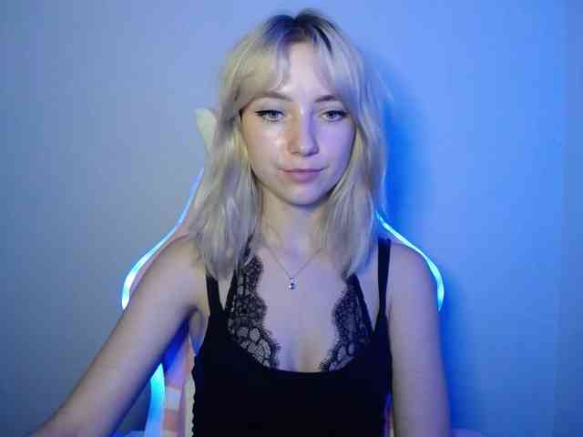 LuciaGlow webcam
