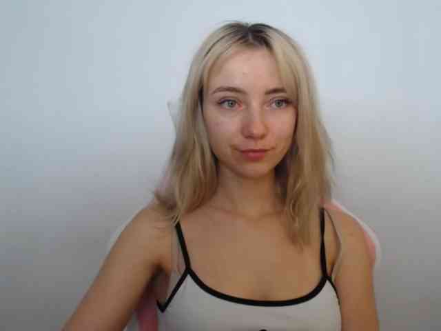LuciaGlow webcam