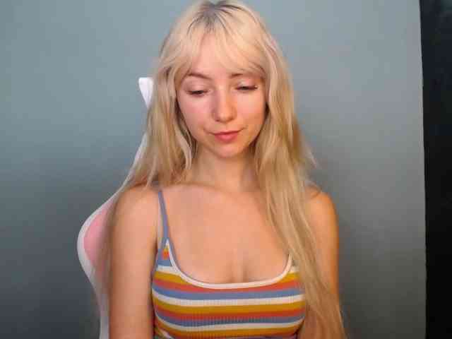 LuciaGlow webcam