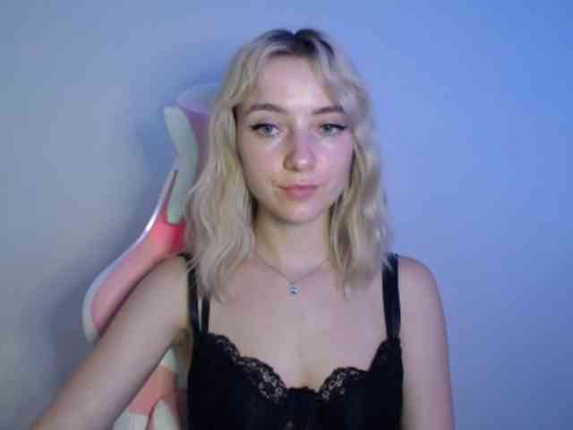 LuciaGlow webcam