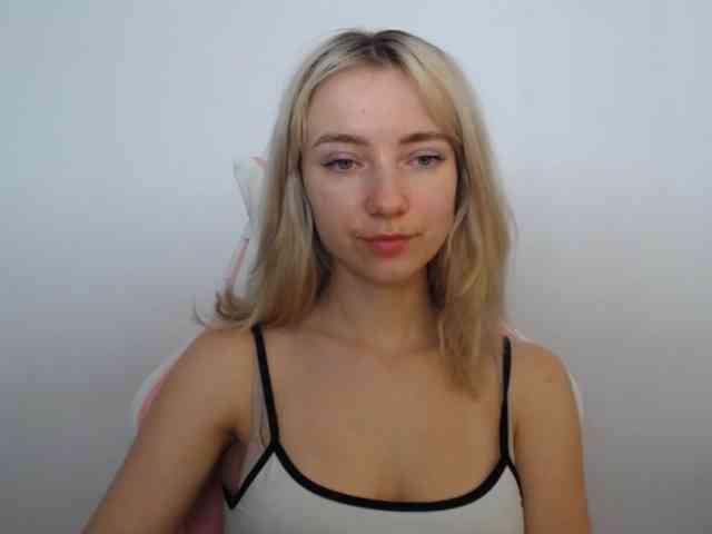 LuciaGlow webcam