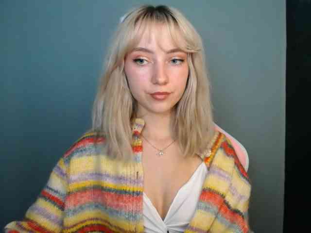 LuciaGlow webcam