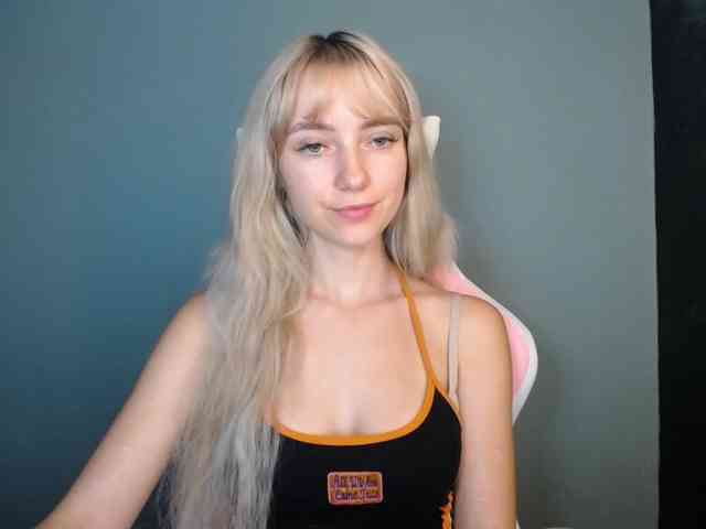 LuciaGlow webcam