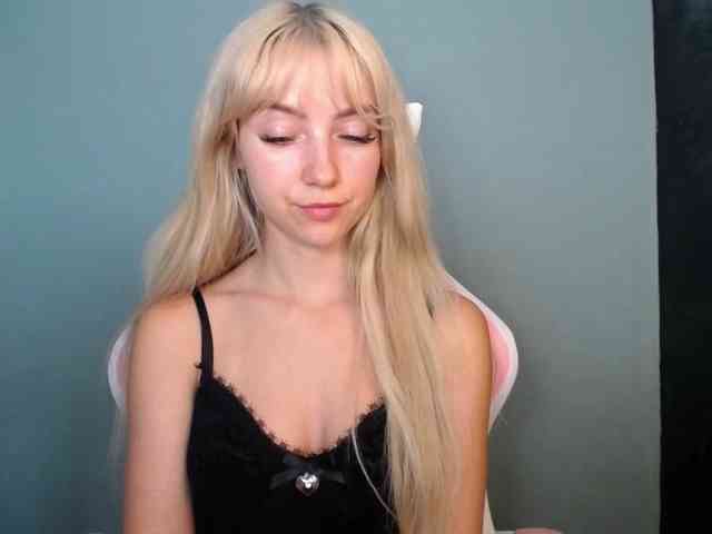 LuciaGlow webcam