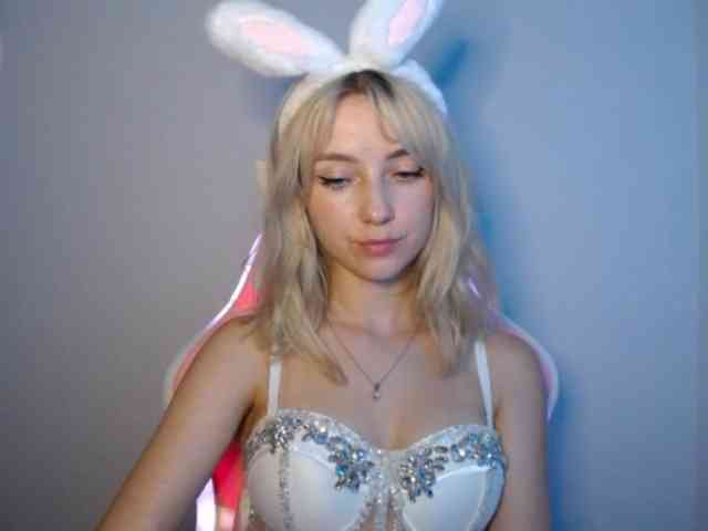 LuciaGlow webcam