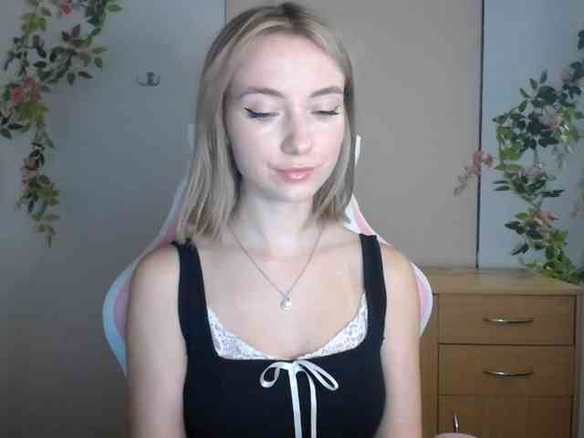LuciaGlow webcam
