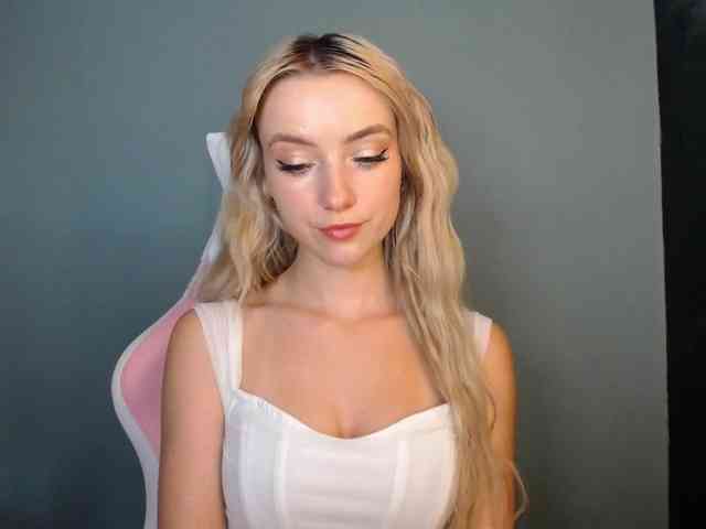 LuciaGlow webcam
