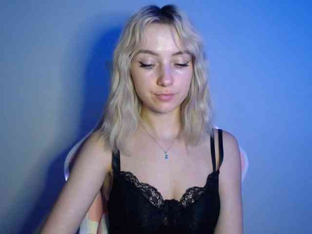 LuciaGlow webcam