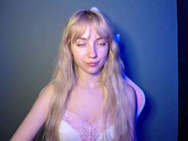 LuciaGlow webcam