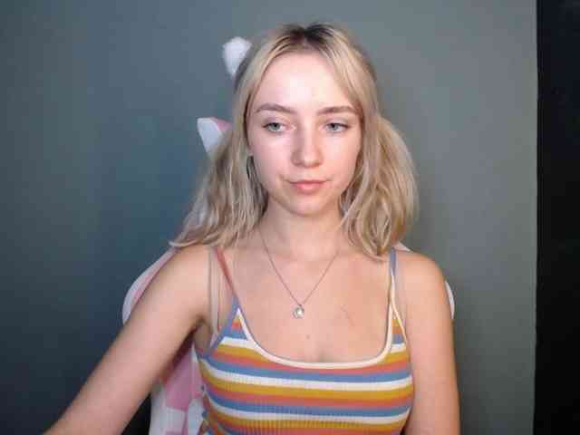 LuciaGlow webcam