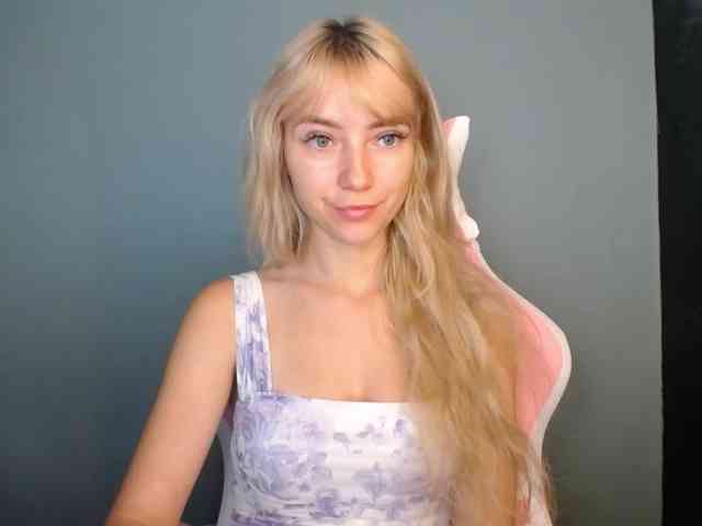 LuciaGlow webcam