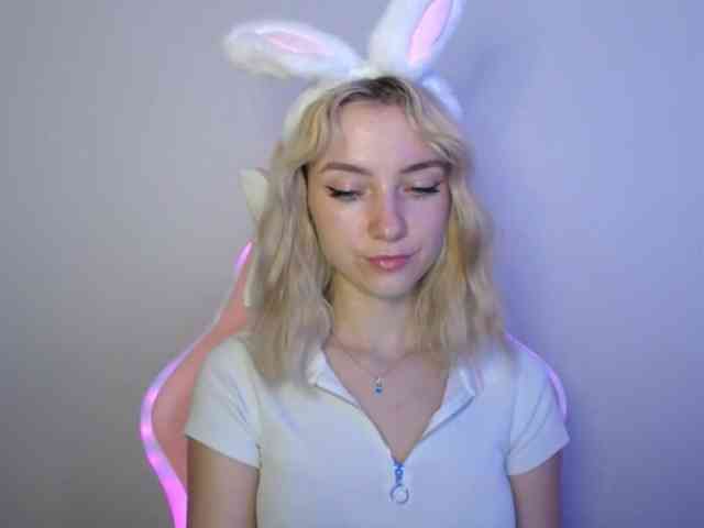 LuciaGlow webcam