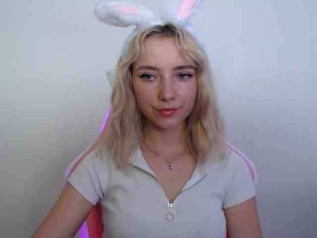 LuciaGlow webcam