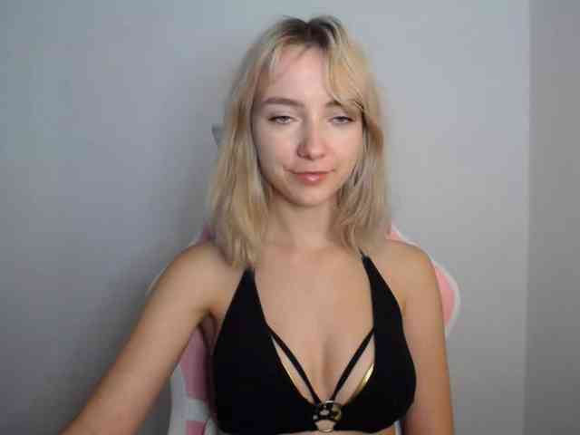 LuciaGlow webcam