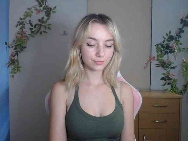LuciaGlow webcam
