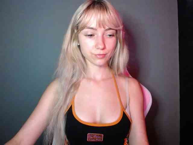 LuciaGlow webcam