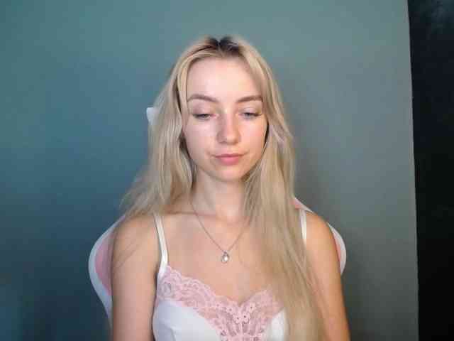 LuciaGlow webcam