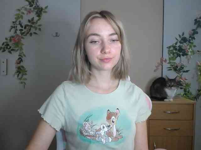 LuciaGlow webcam