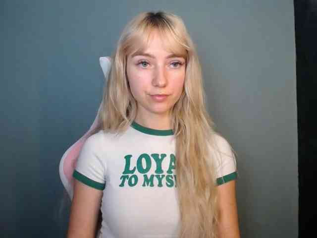 LuciaGlow webcam