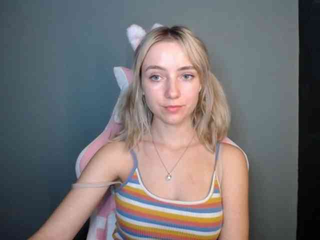 LuciaGlow webcam